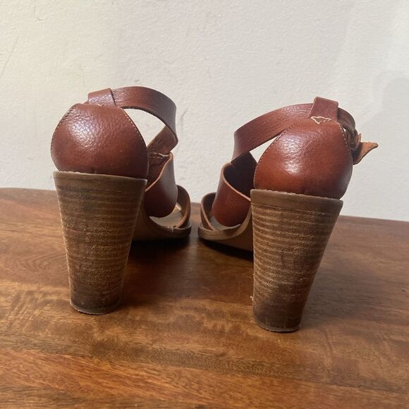 Madewell Tan Leather Strappy Sandals - Picture 3 of 11
